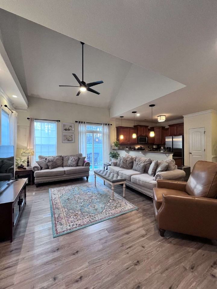 813 Tiffany Green Ct - Photo 2 of 8