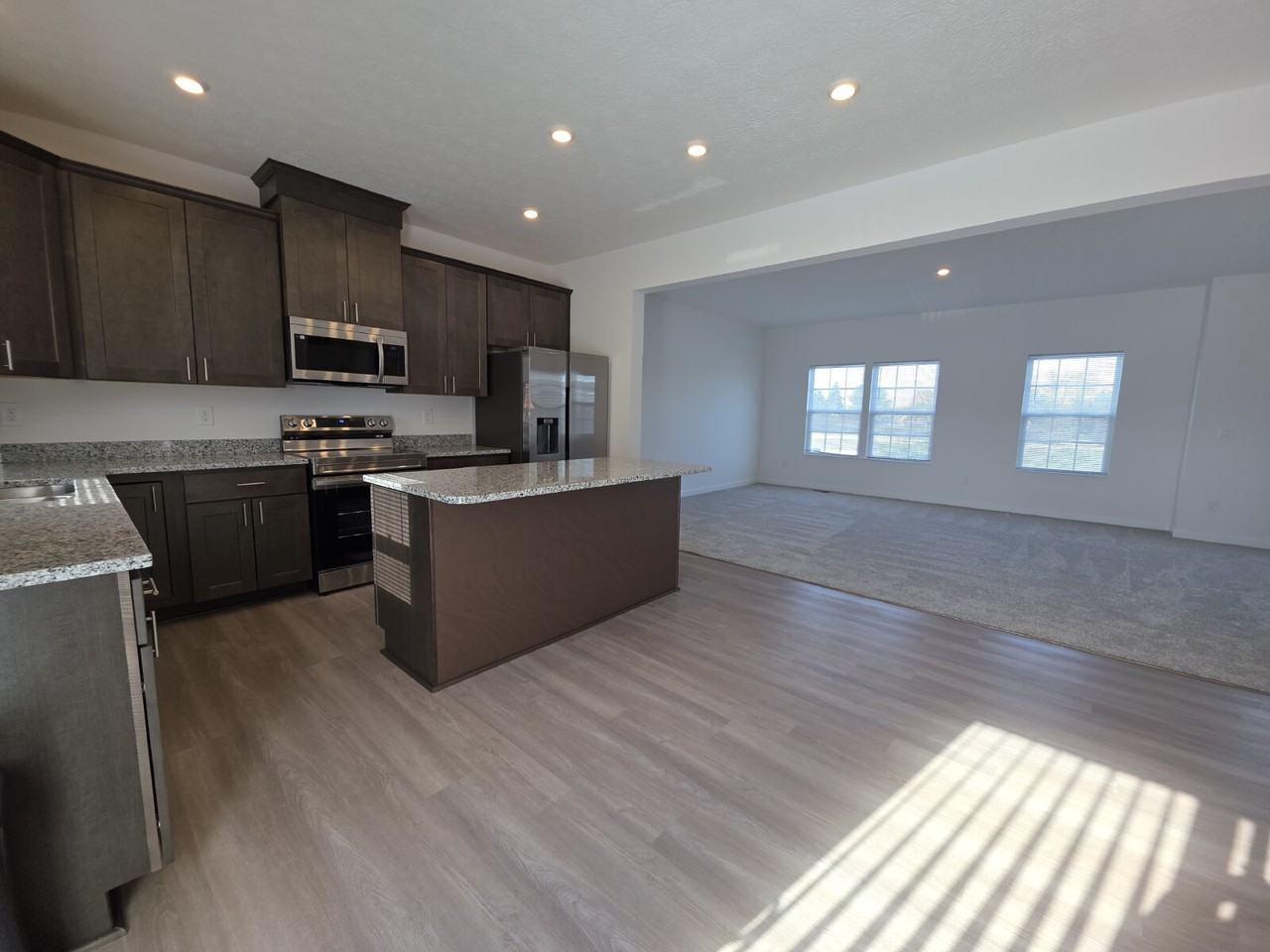 2707 Mchenry Dr - Photo 5 of 23