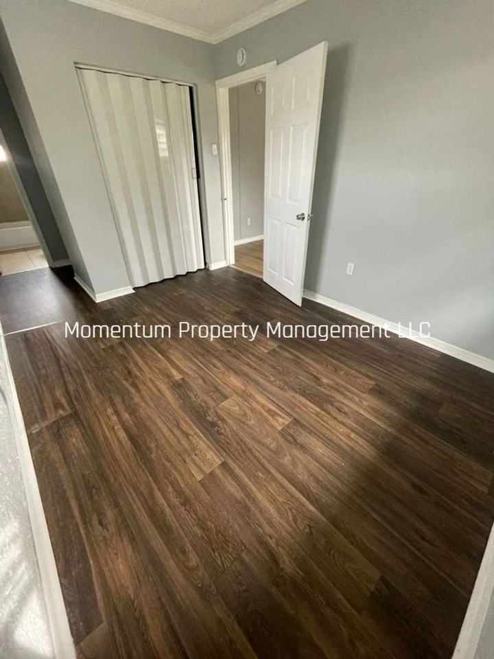 1407 1/2 Lotela Ave - Photo 3 of 6