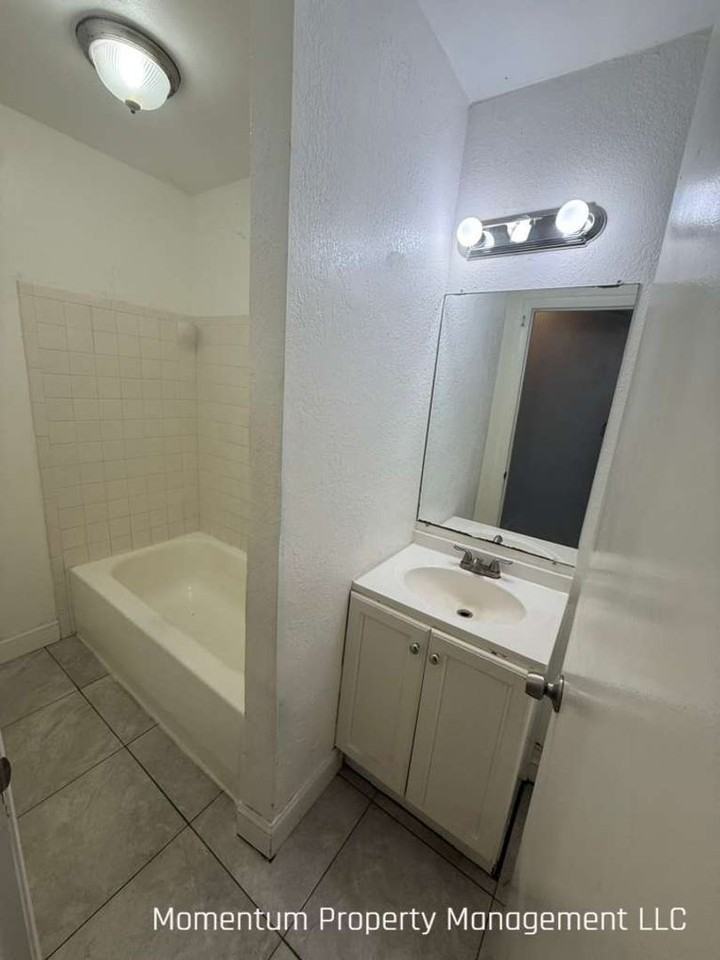 9406 N Mulberry St #2 - Photo 7 of 8