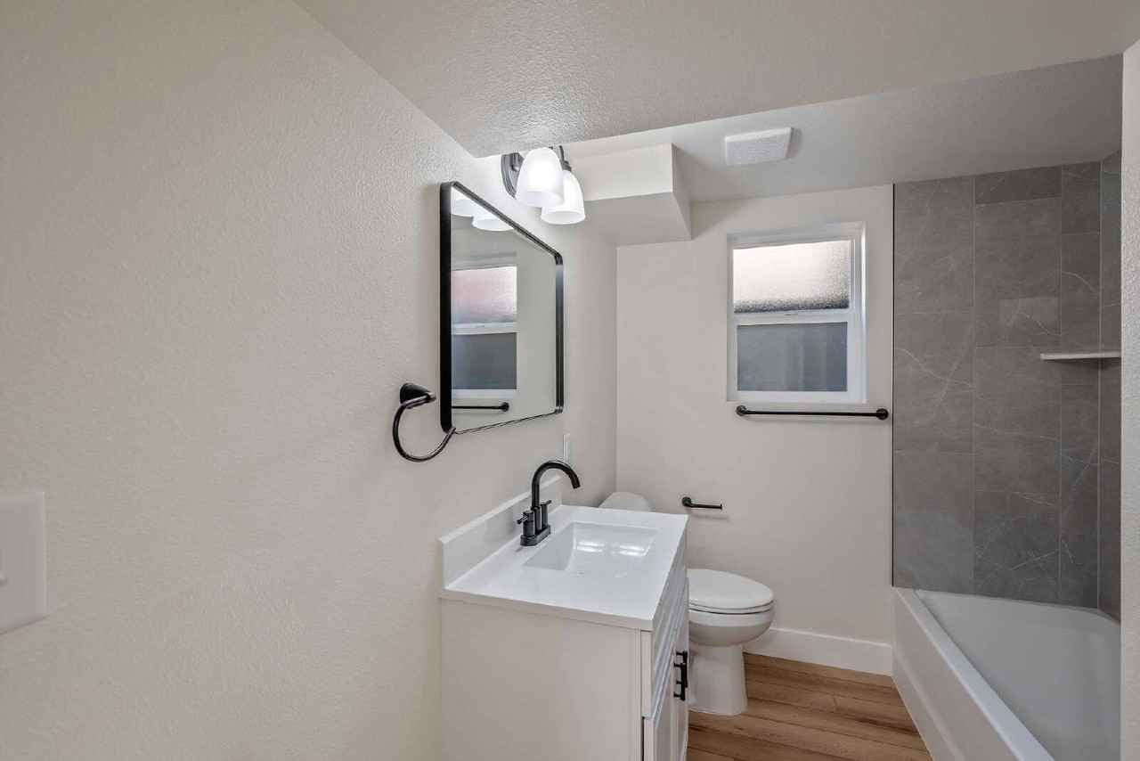 111 Grandpre Cir Apt B - Photo 4 of 10