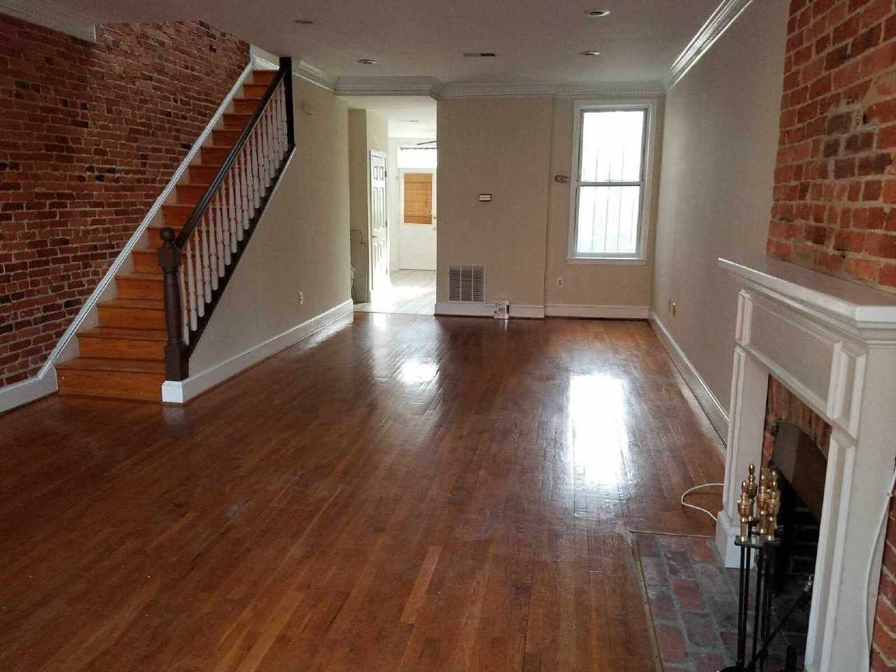 1633 Marion St Nw - Photo 3 of 12