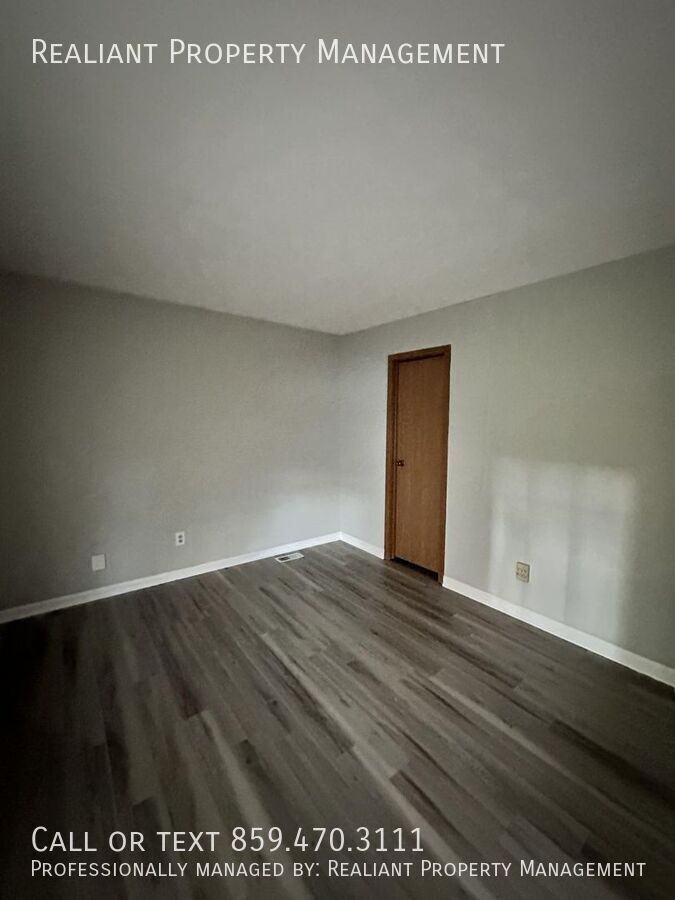 1044 Tatesbrook Dr - Photo 2 of 19