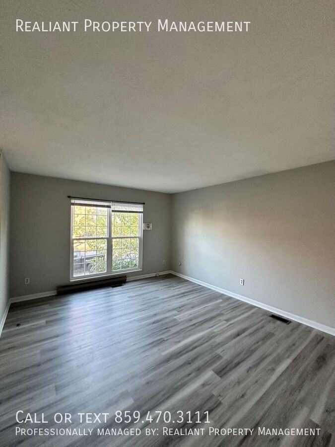 1044 Tatesbrook Dr - Photo 3 of 19