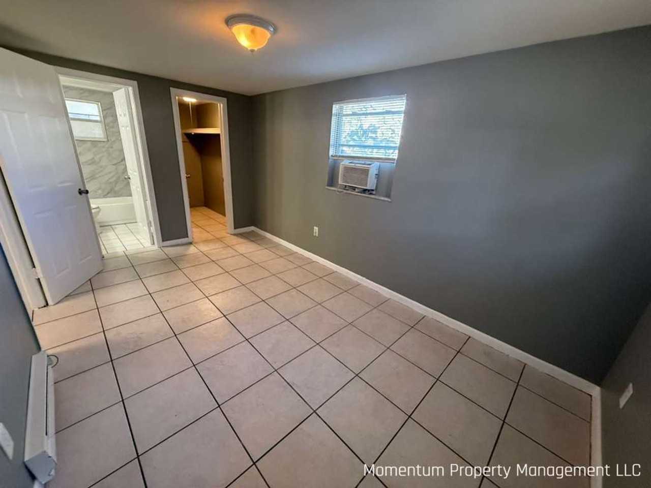 1718 S Washington Ave - Photo 5 of 6