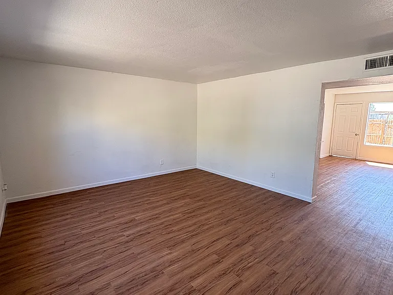 5880 S Del Moral Blvd - Photo 6 of 18