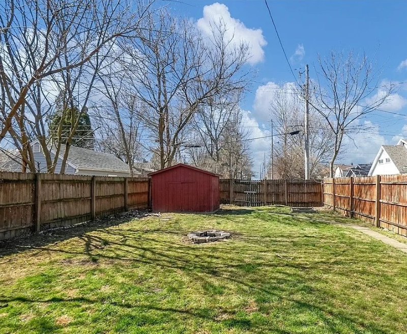 2015 Rosemont Blvd - Photo 4 of 13