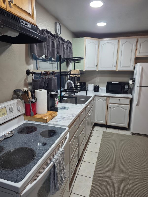 10720 N 80th Dr - Photo 3 of 5