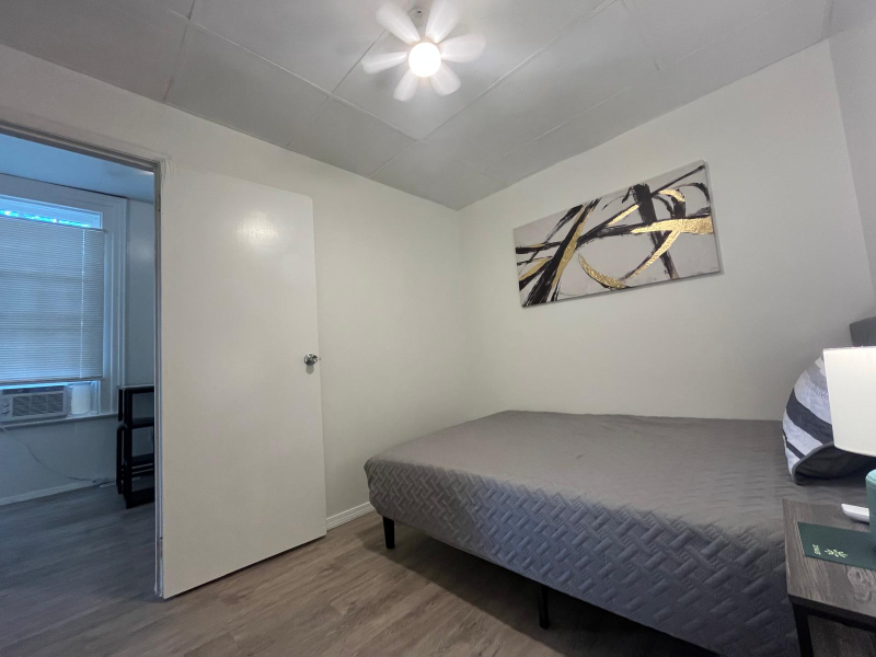 920 N 9th St #5 - Photo 6 of 11