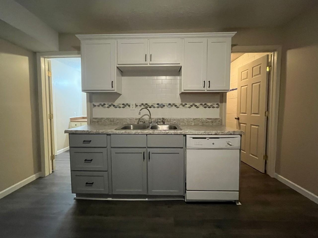 316 Fairmont Dr - Photo 3 of 16
