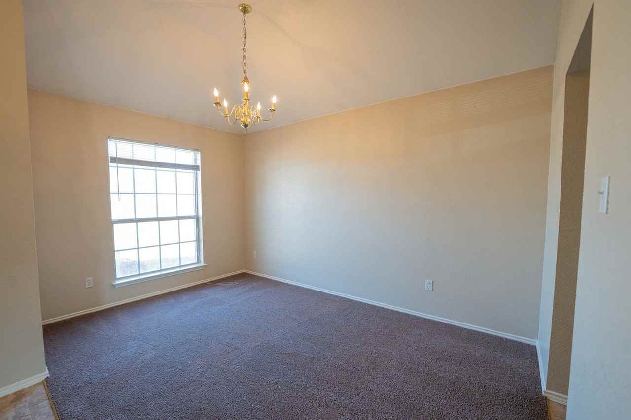 1724 Gentry St - Photo 3 of 14