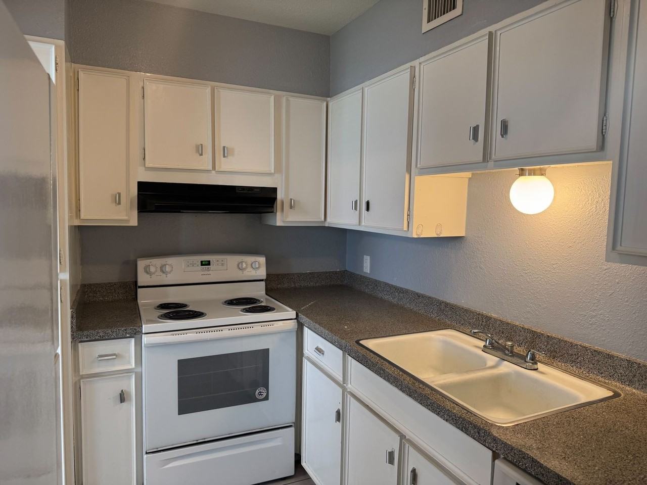 Symphony Apartments - Photo 5 of 15