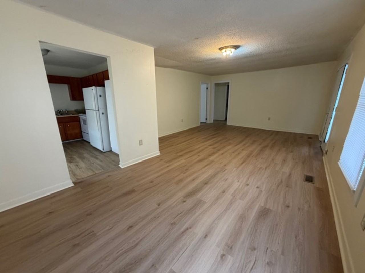 470 Linda Dr Se - Photo 5 of 12