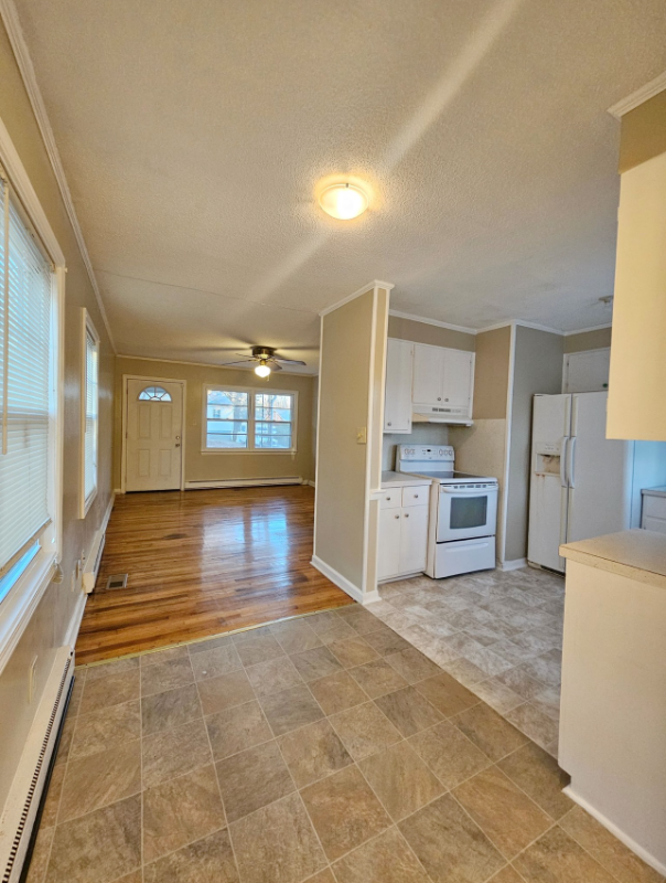 2307 Maywood St - Photo 3 of 12