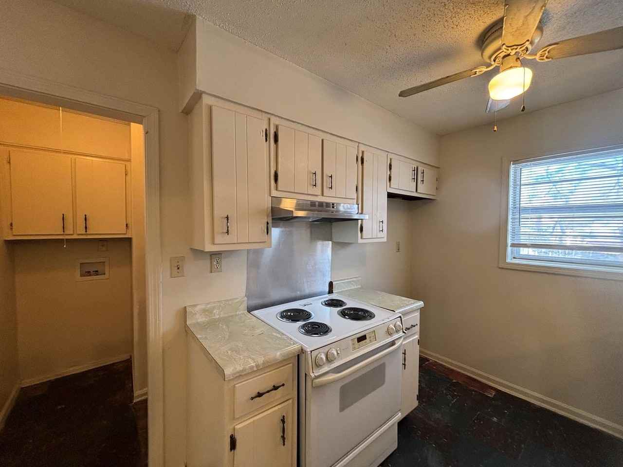 4060 Stowe St - Photo 3 of 14