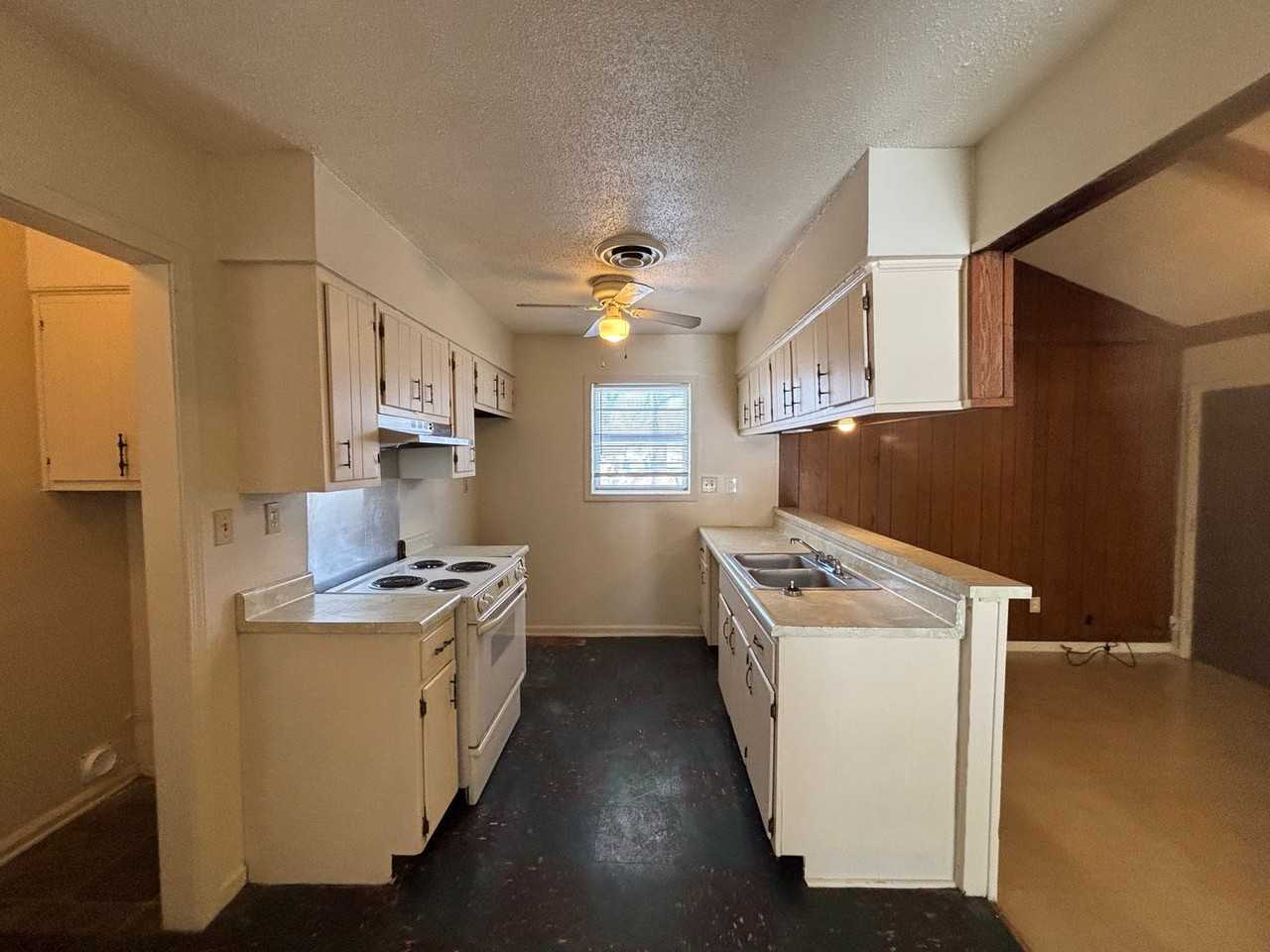 4060 Stowe St - Photo 2 of 14