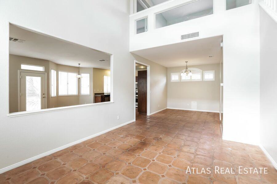 2213 Warm Walnut Dr - Photo 4 of 22