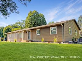 featured image of 3500 E 33rd St