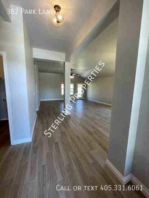 382 Park Ln - Photo 3 of 30