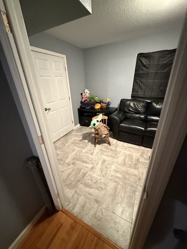 220 St George Dr - Photo 4 of 13