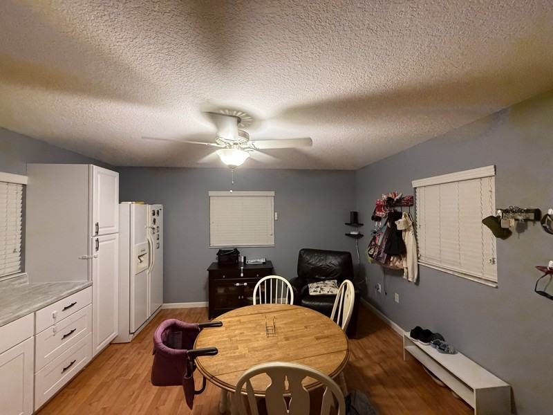 220 St George Dr - Photo 5 of 13