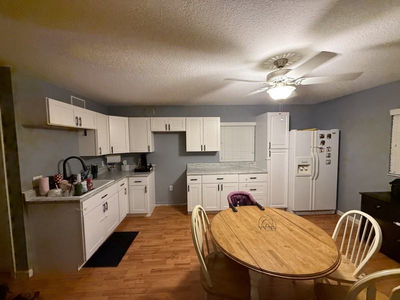 220 St George Dr - Photo 7 of 13