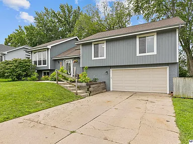 3411 Mirror Ln - Photo 2 of 26