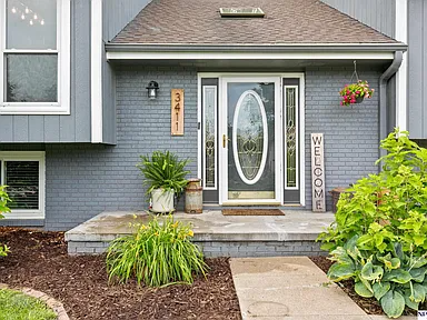 3411 Mirror Ln - Photo 3 of 26