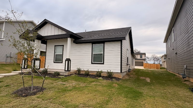 316 Constanza Trl - Photo 3 of 18