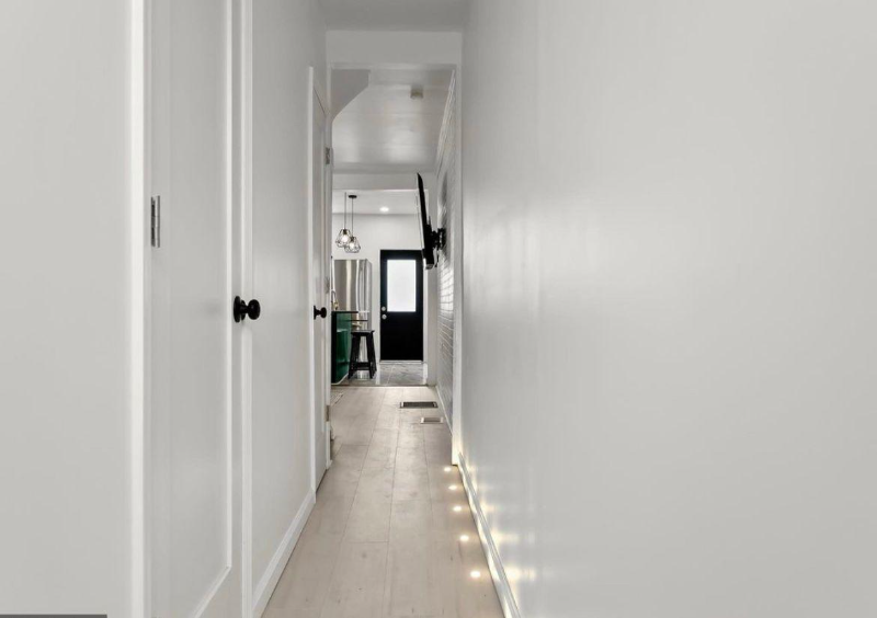 2002 E Preston St - Photo 6 of 20