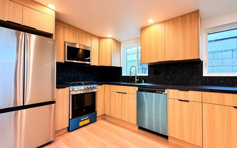 546 W Ash Ave #A - Photo 2 of 20