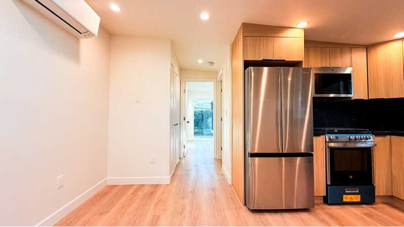 546 W Ash Ave #A - Photo 6 of 20