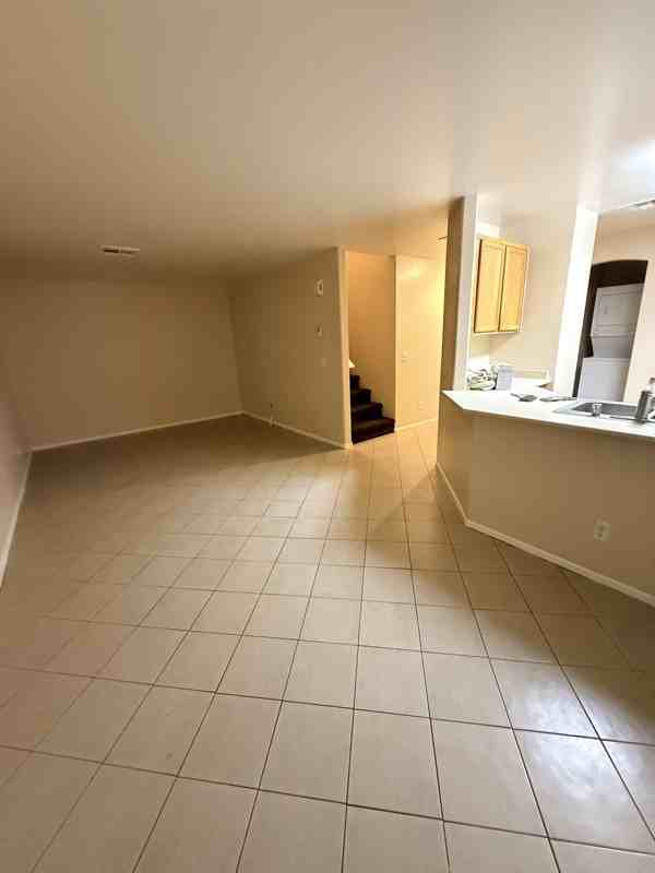 10063 Swimming Hole St - Photo 5 of 15