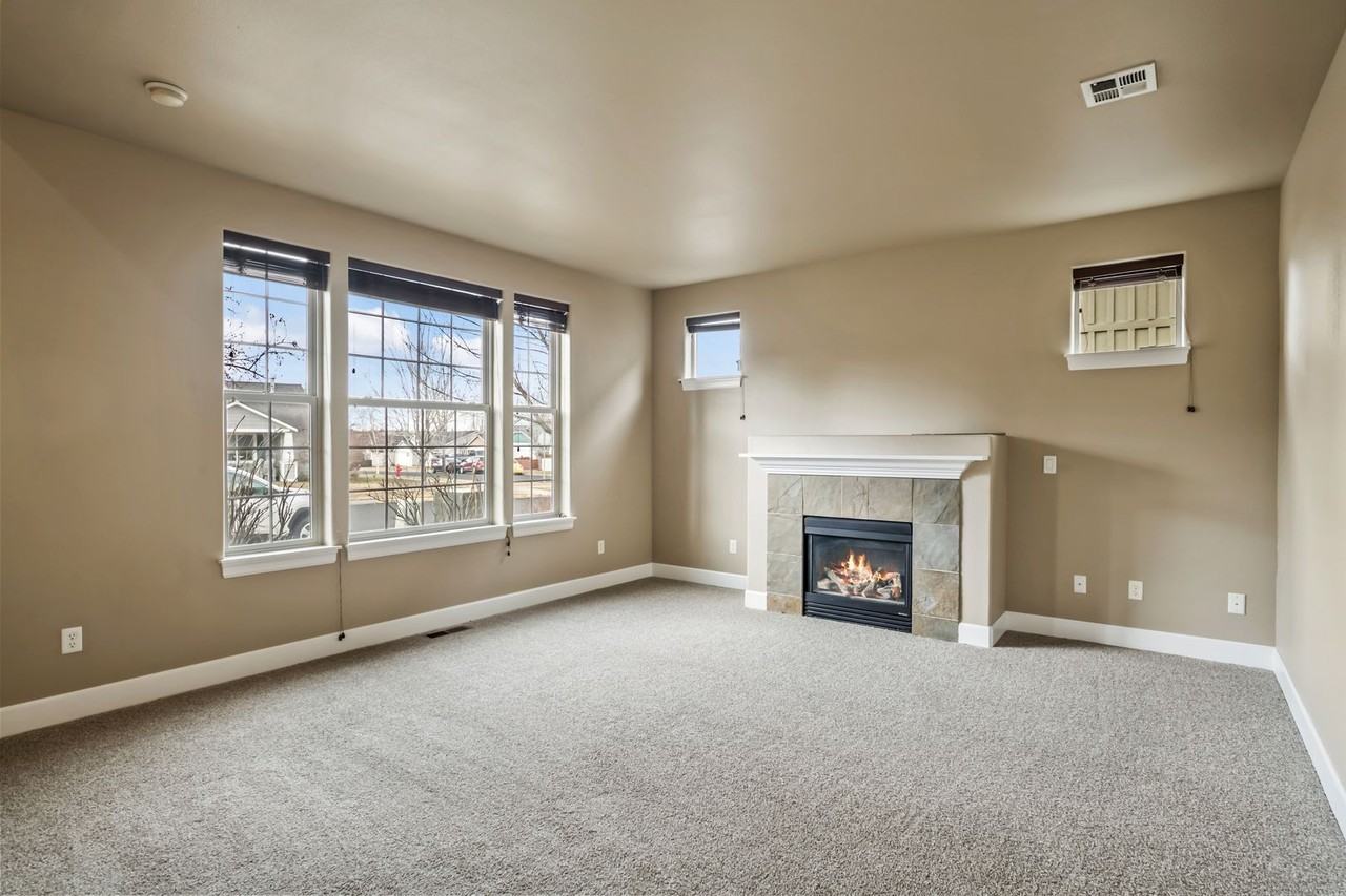 63160 Lancaster St - Photo 2 of 26