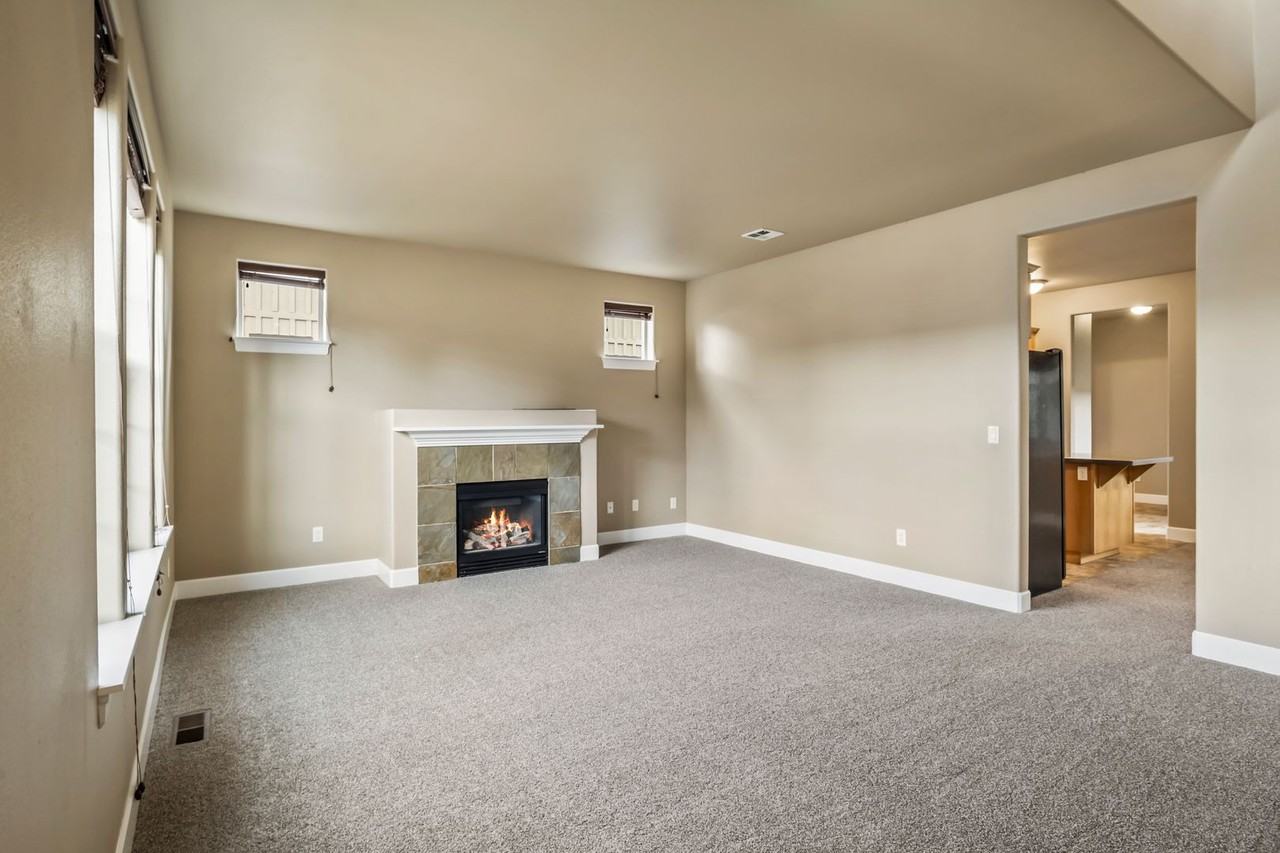 63160 Lancaster St - Photo 3 of 26