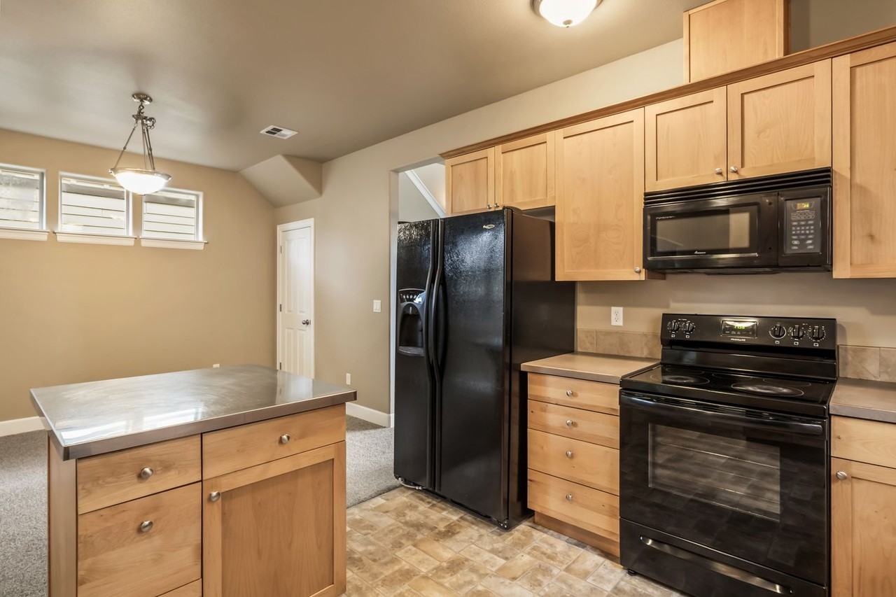 63160 Lancaster St - Photo 5 of 26