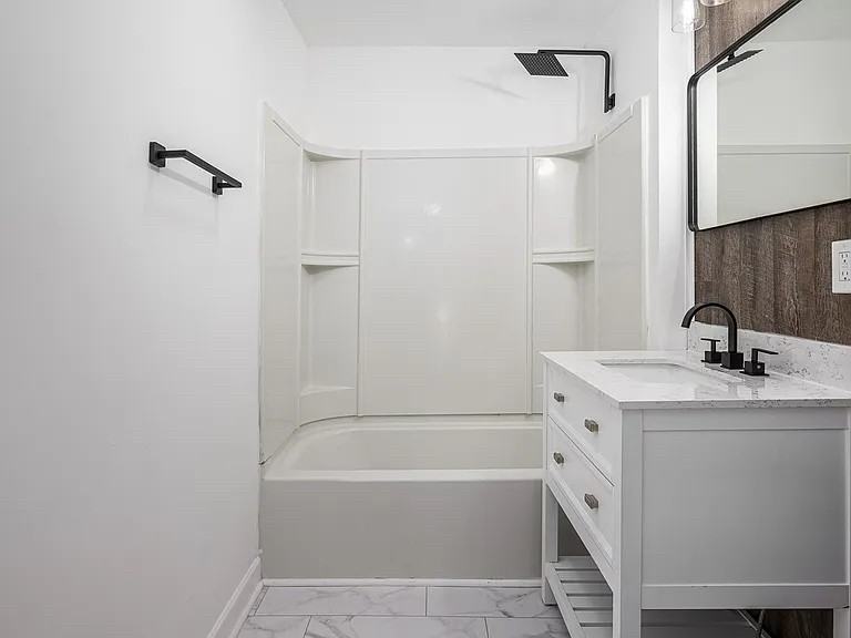 1112 Hyman St - Photo 4 of 20