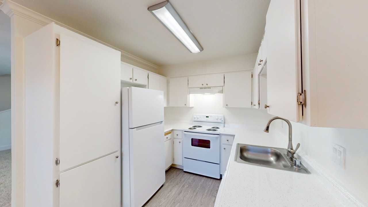 390 Alameda Del Prado #390D - Photo 3 of 15