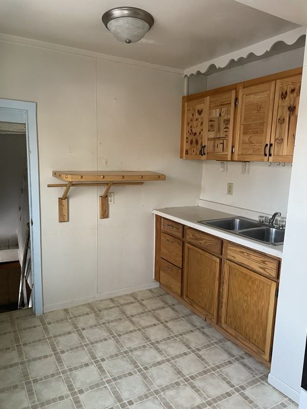 526 1/2 E 7th St - Photo 4 of 19