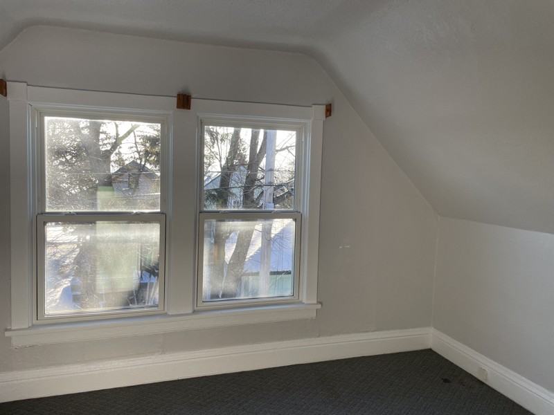 526 1/2 E 7th St - Photo 7 of 19