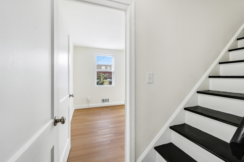 4111 Ardley Ave - Photo 7 of 19