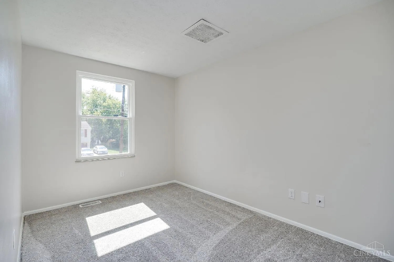 1705 Chapman Dr - Photo 5 of 7