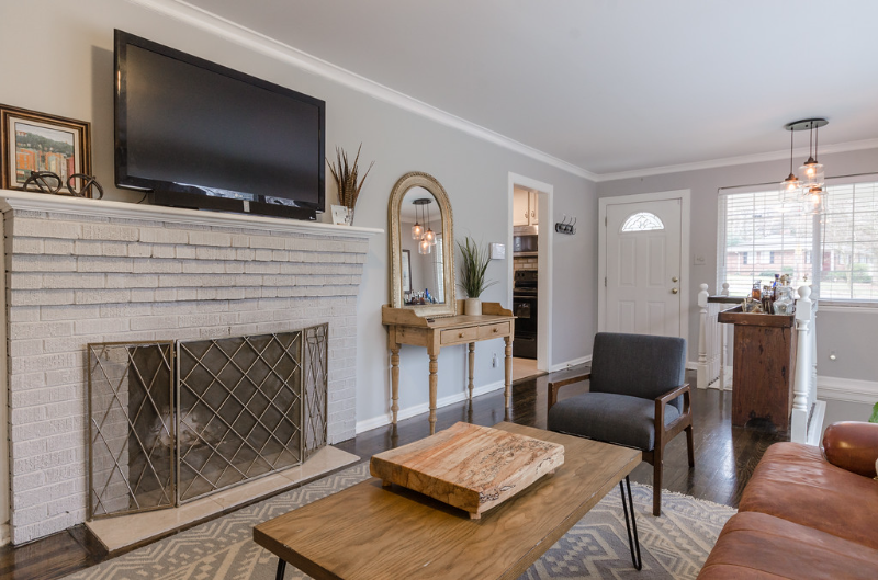 1401 Seneca Pl - Photo 3 of 20