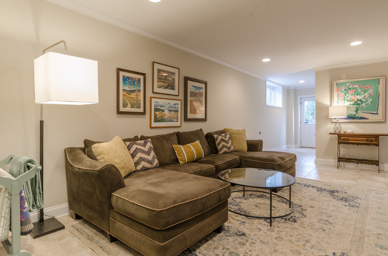 1401 Seneca Pl - Photo 4 of 20