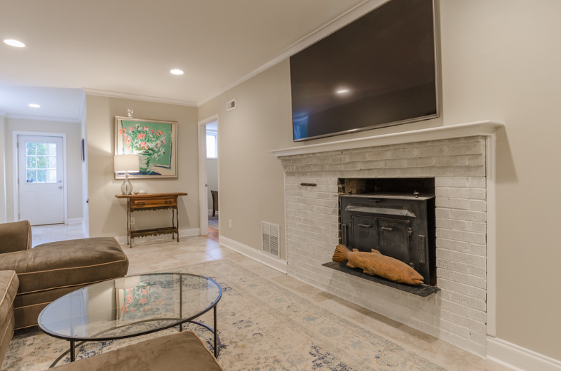 1401 Seneca Pl - Photo 5 of 20