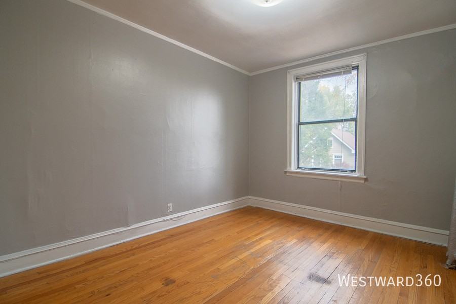 6036 N Hermitage Ave #2 - Photo 4 of 13