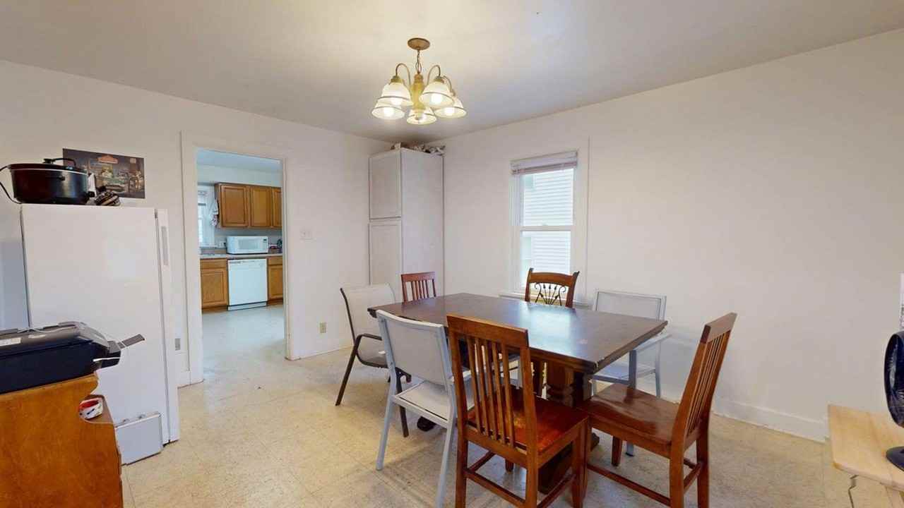 147 Campus Ave - Photo 5 of 19