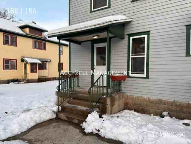 205 Valley Ave Nw #3