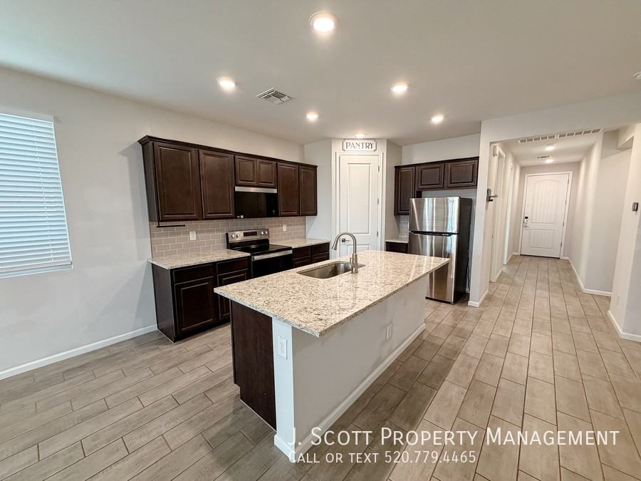 18266 W Paraiso Dr - Photo 3 of 20