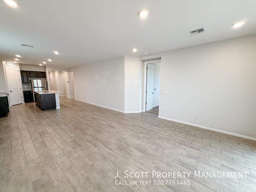 18266 W Paraiso Dr - Photo 5 of 20